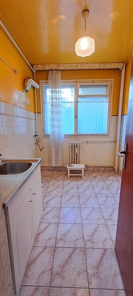Dristor - Camil Ressu / P-ta Ramnicu Sarat, metrou la 450 m, etaj 2/10
